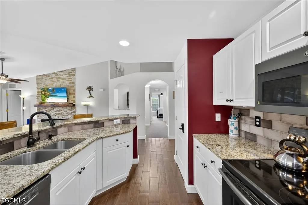 216 NW 29th Avenue Cape Coral FL 33993