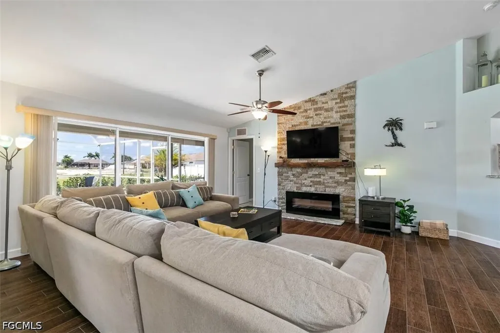 216 NW 29th Avenue Cape Coral FL 33993