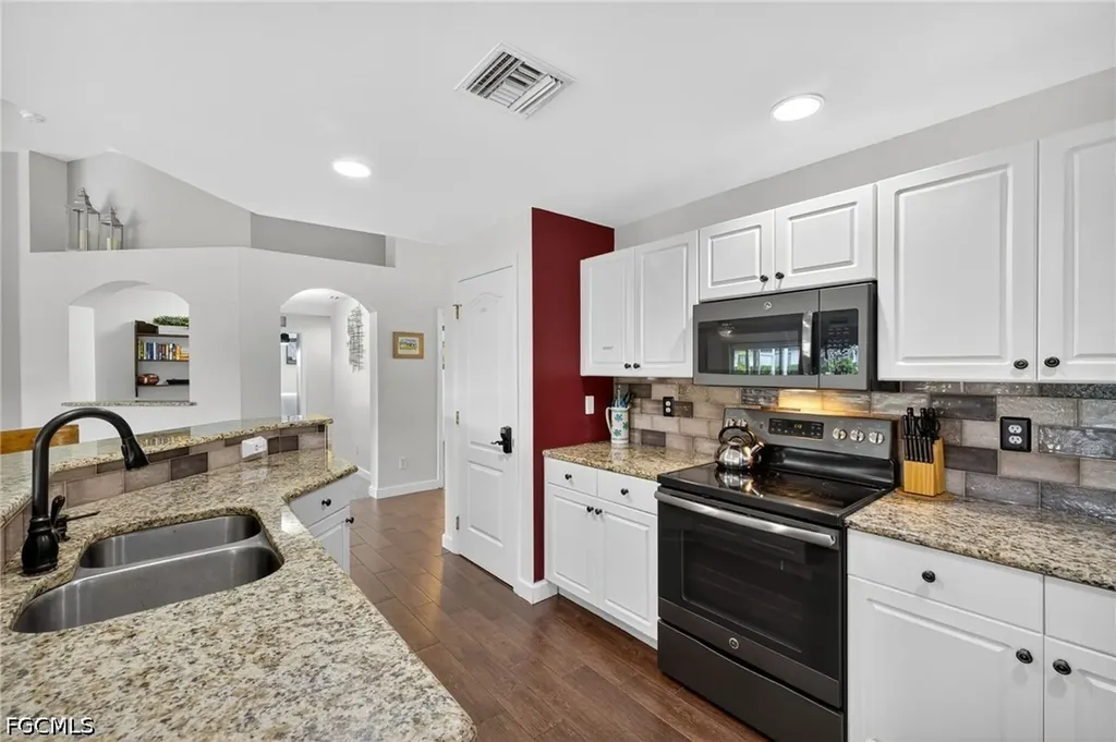 216 NW 29th Avenue Cape Coral FL 33993