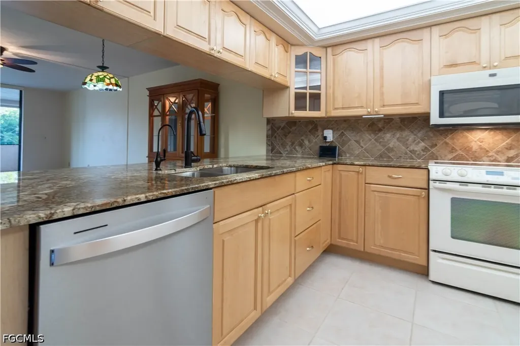 2069 W Lakeview Boulevard North Fort Myers FL 33903