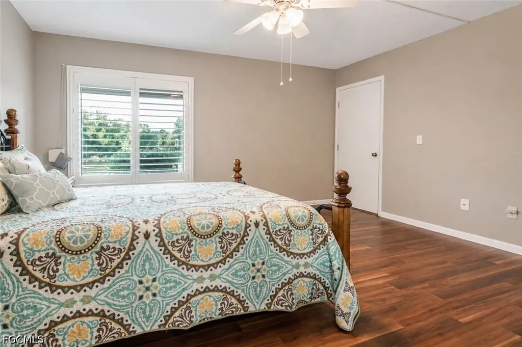 2069 W Lakeview Boulevard North Fort Myers FL 33903