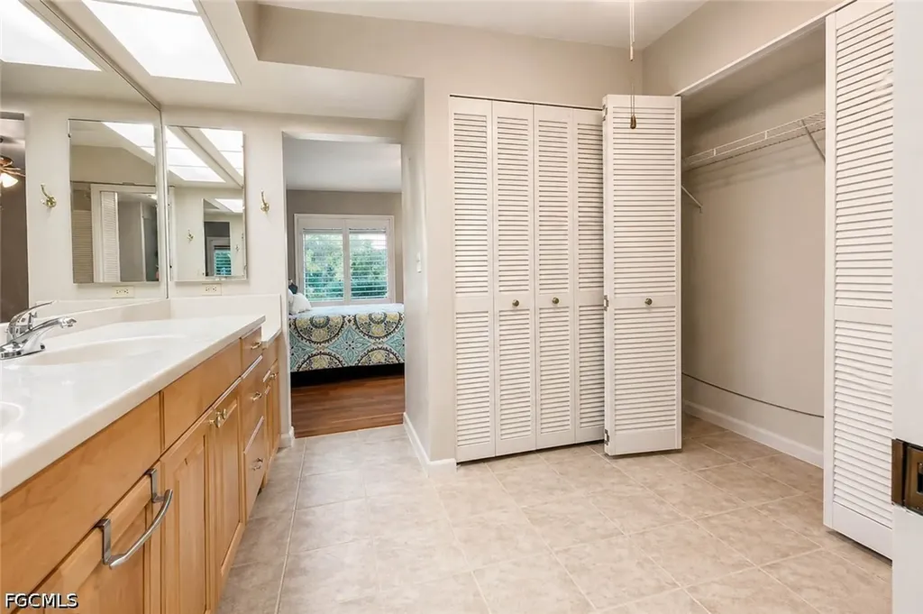 2069 W Lakeview Boulevard North Fort Myers FL 33903