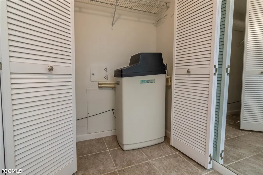 2069 W Lakeview Boulevard North Fort Myers FL 33903