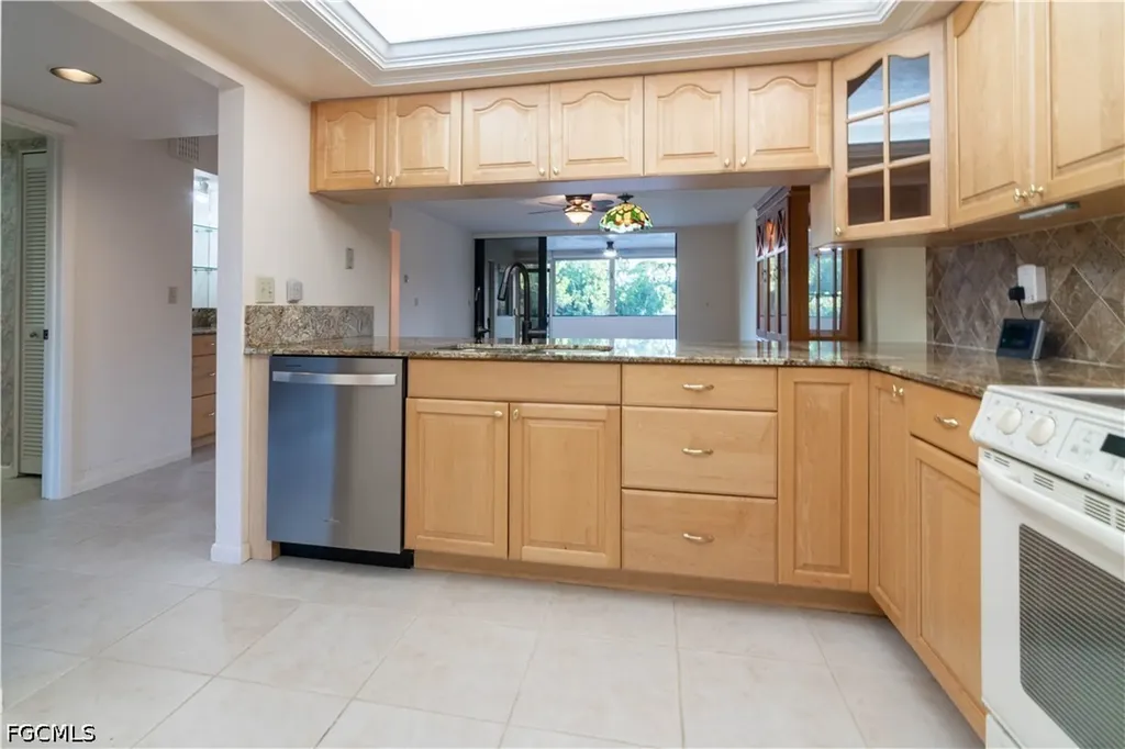 2069 W Lakeview Boulevard North Fort Myers FL 33903