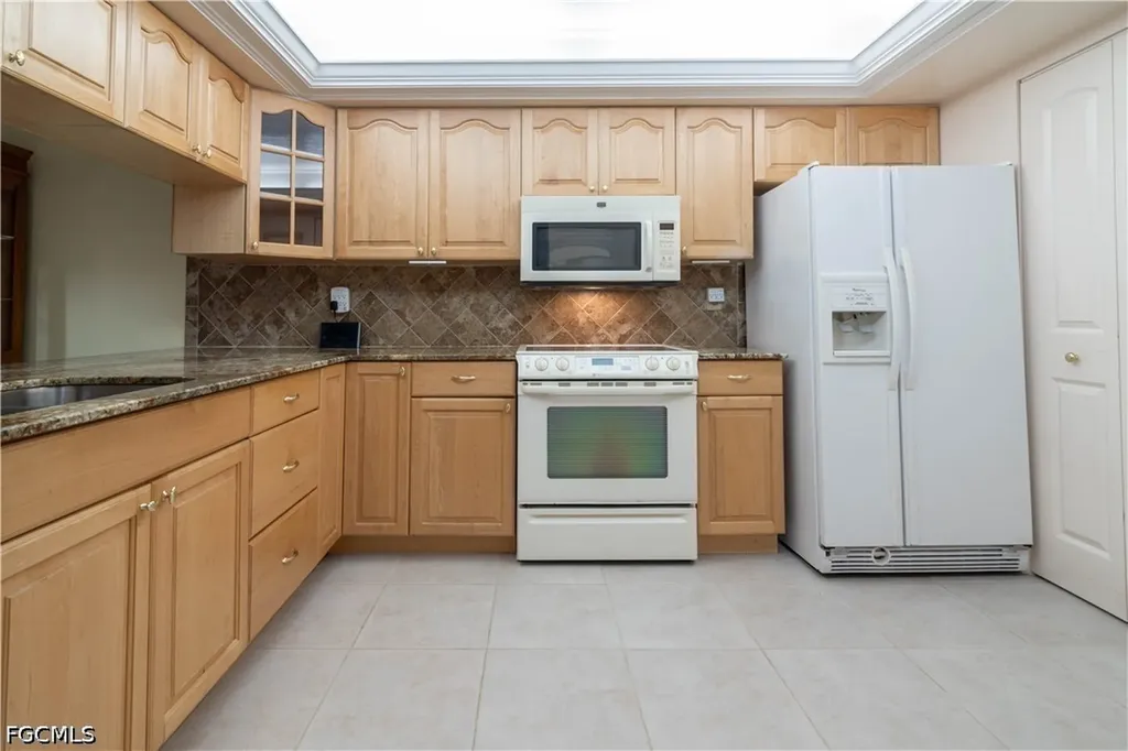 2069 W Lakeview Boulevard North Fort Myers FL 33903