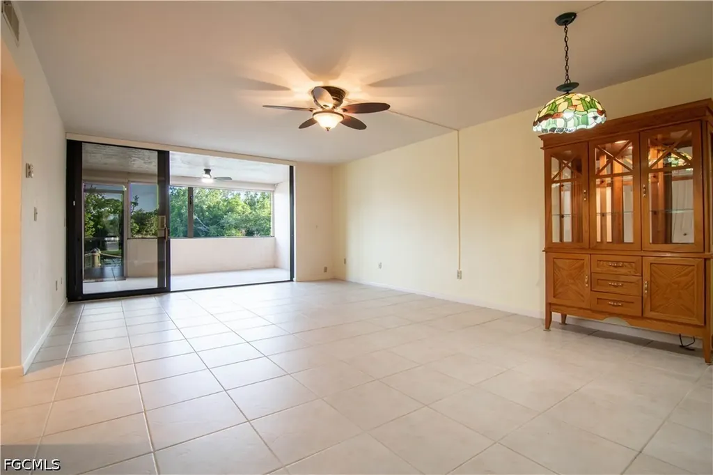 2069 W Lakeview Boulevard North Fort Myers FL 33903