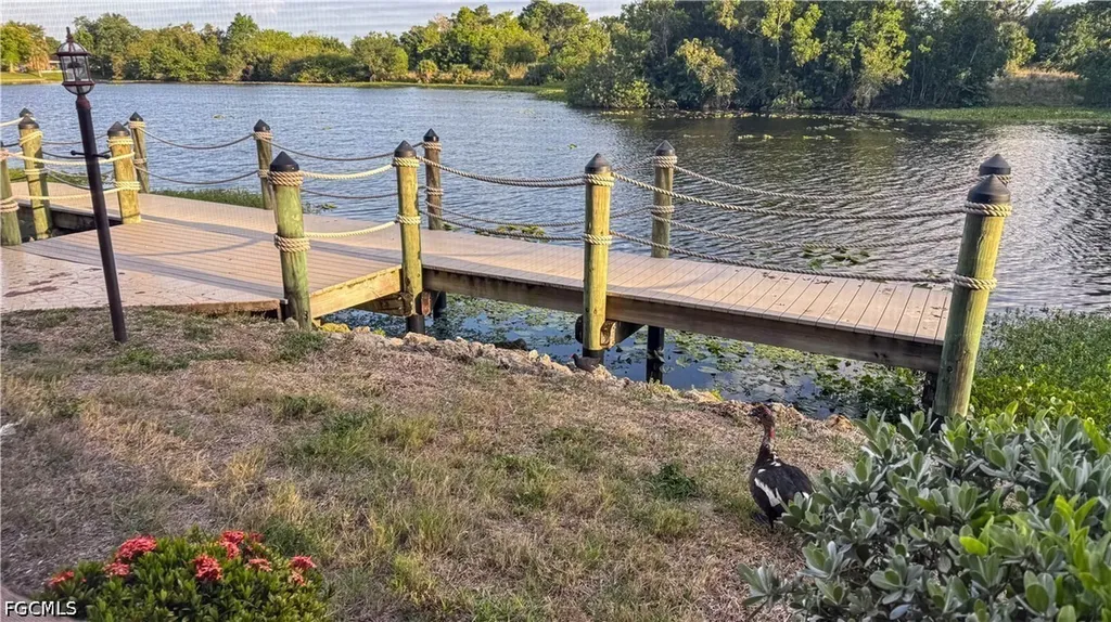 2069 W Lakeview Boulevard North Fort Myers FL 33903