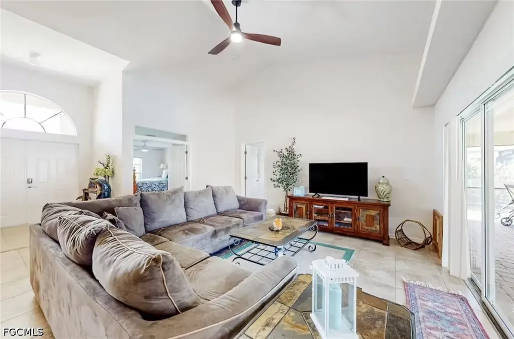 923 SW 28th Terrace Cape Coral FL 33914