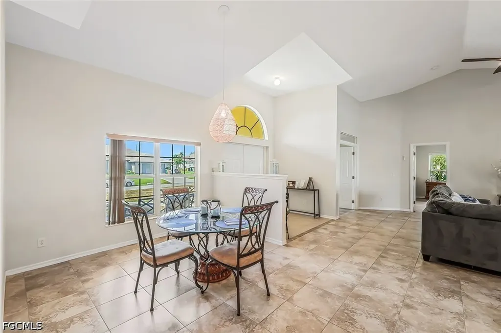 923 SW 28th Terrace Cape Coral FL 33914