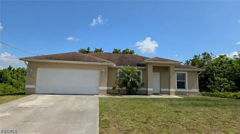 932 Dobbins Street E Lehigh Acres FL 33974