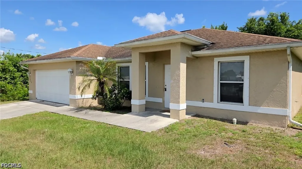 932 Dobbins Street E Lehigh Acres FL 33974