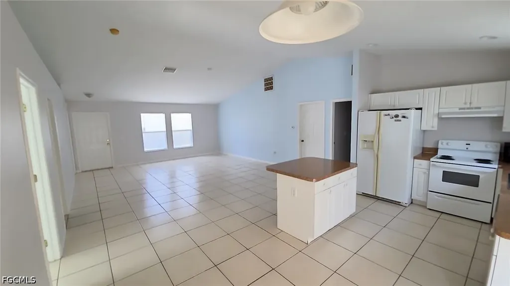 932 Dobbins Street E Lehigh Acres FL 33974