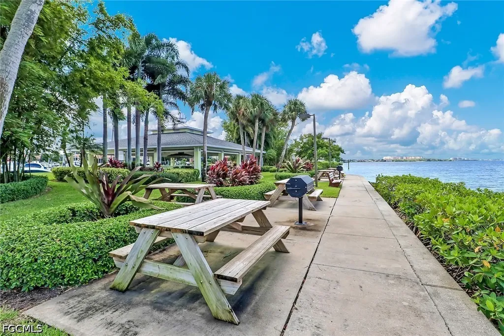 4396 Bowsprit Court Fort Myers FL 33919