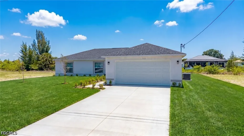 923 NE 1st Avenue Cape Coral FL 33909