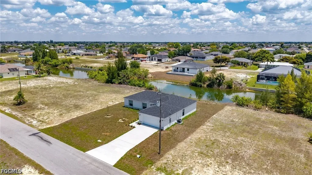 923 NE 1st Avenue Cape Coral FL 33909