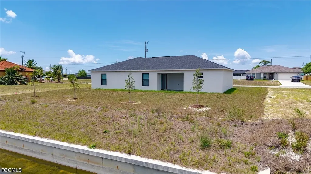 923 NE 1st Avenue Cape Coral FL 33909