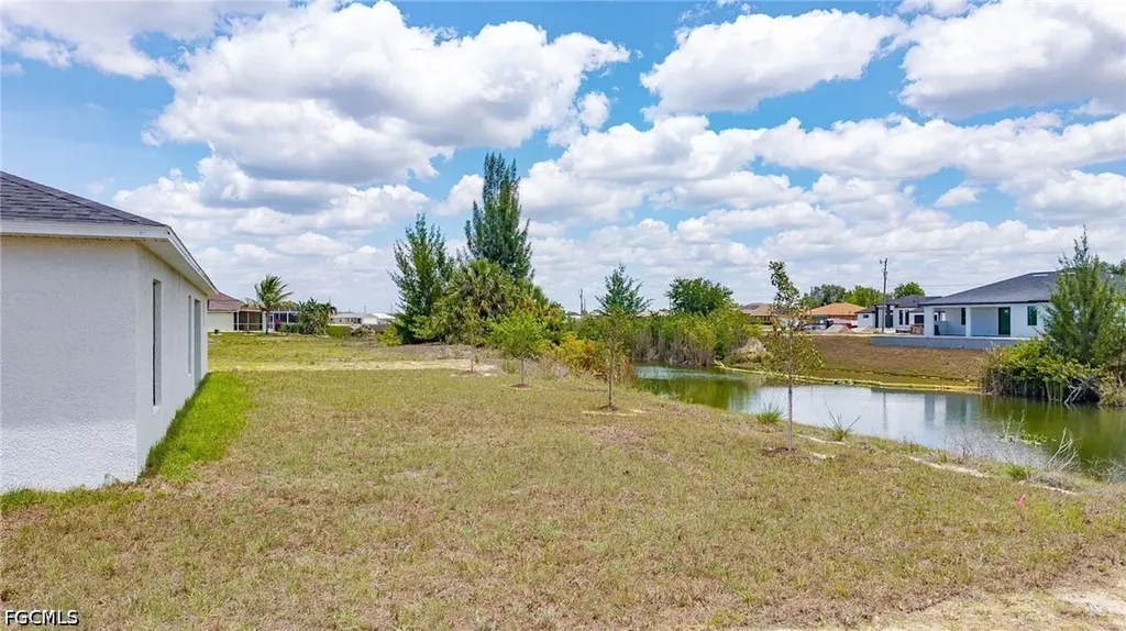923 NE 1st Avenue Cape Coral FL 33909