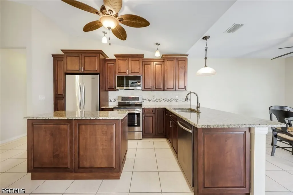 2513 Everest Parkway Cape Coral FL 33904