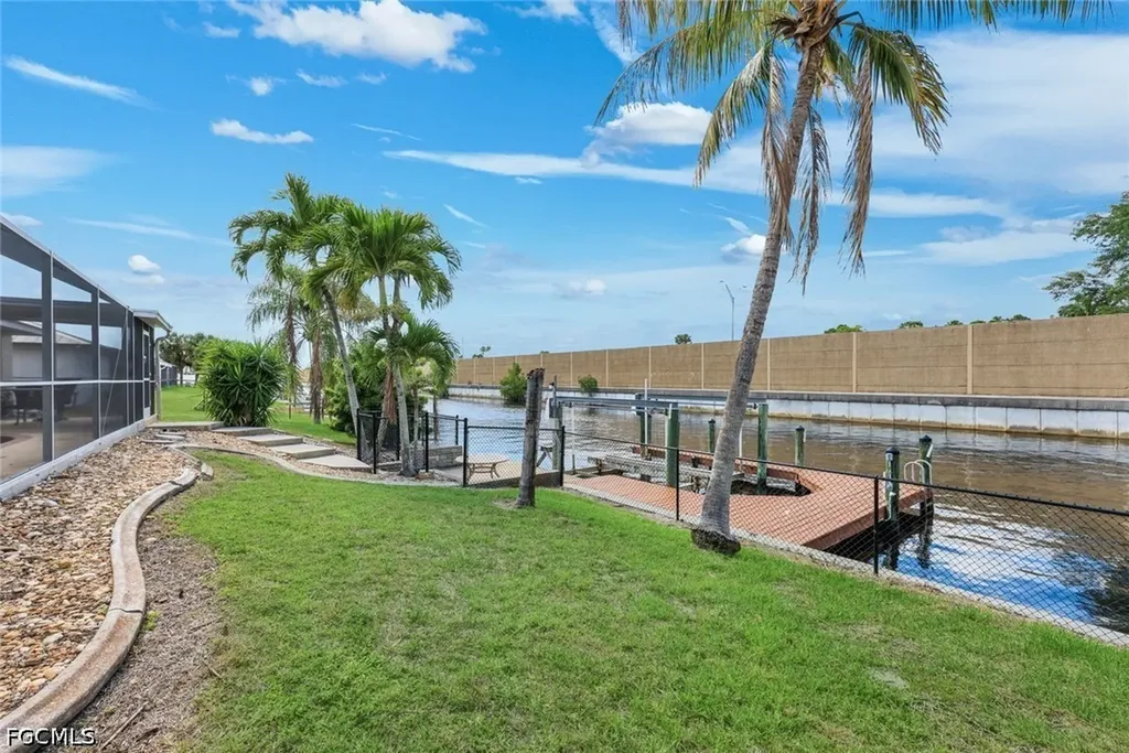 2513 Everest Parkway Cape Coral FL 33904