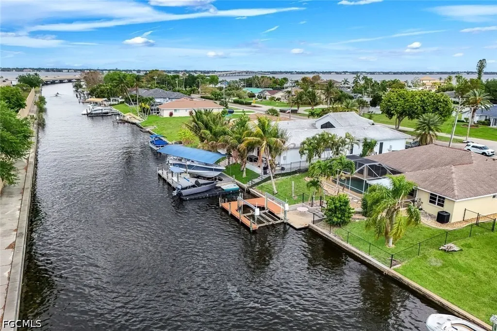 2513 Everest Parkway Cape Coral FL 33904