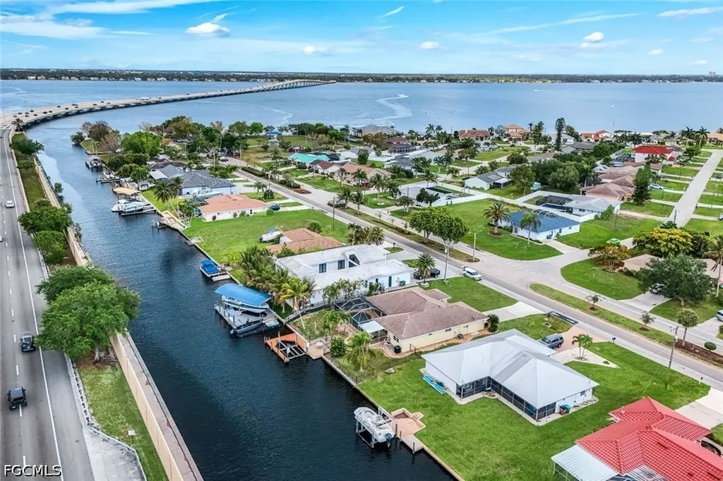 2513 Everest Parkway Cape Coral FL 33904