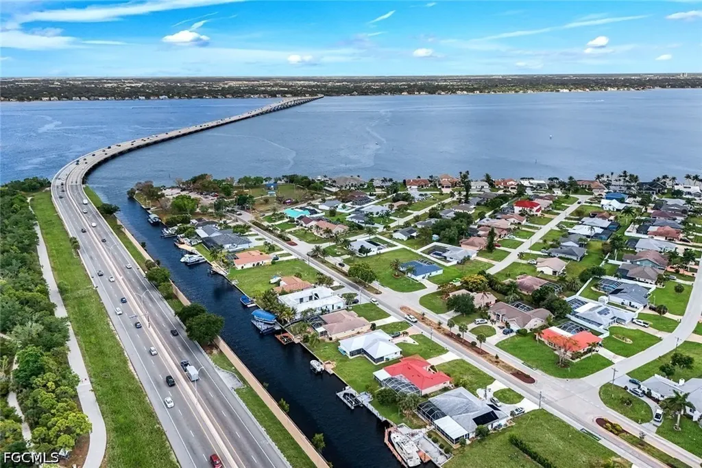 2513 Everest Parkway Cape Coral FL 33904