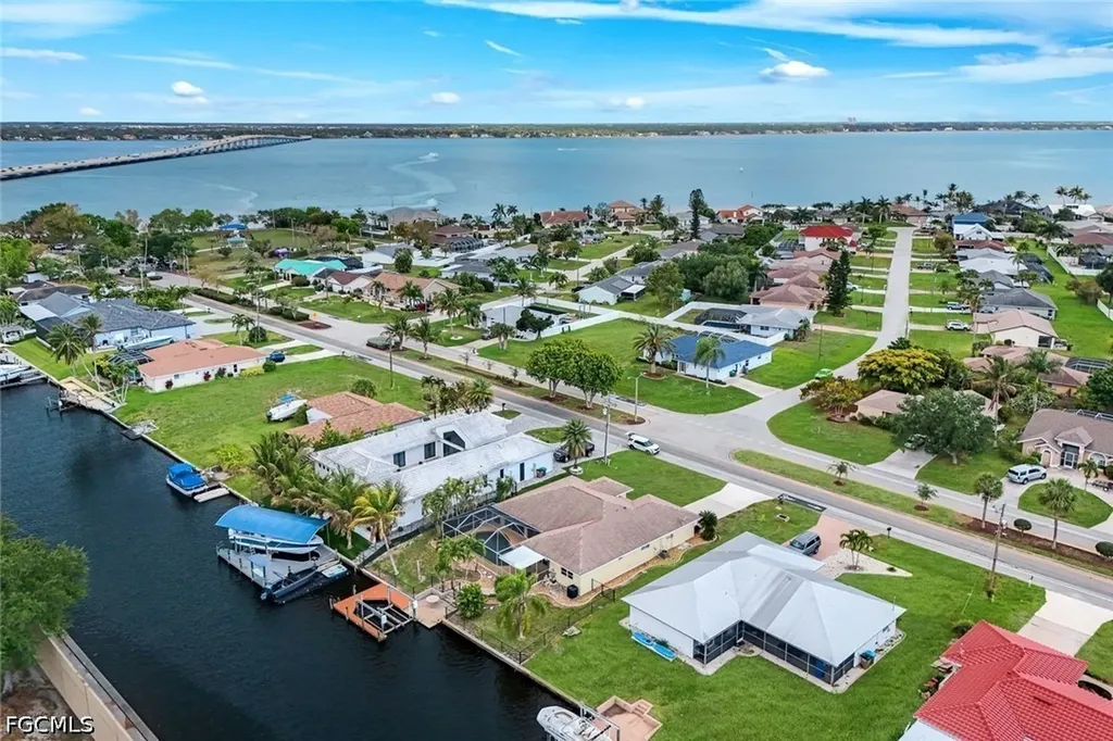 2513 Everest Parkway Cape Coral FL 33904