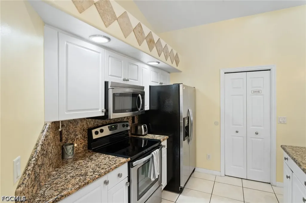 4813 SW 25th Court Cape Coral FL 33914