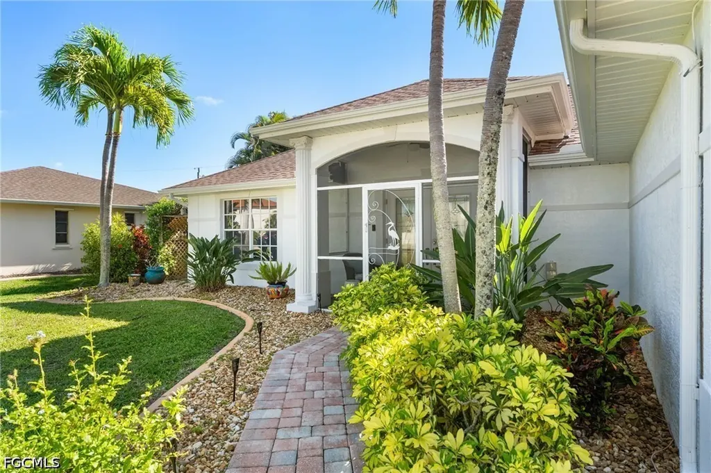 4813 SW 25th Court Cape Coral FL 33914