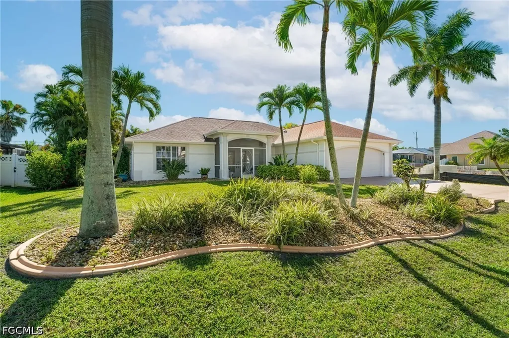 4813 SW 25th Court Cape Coral FL 33914