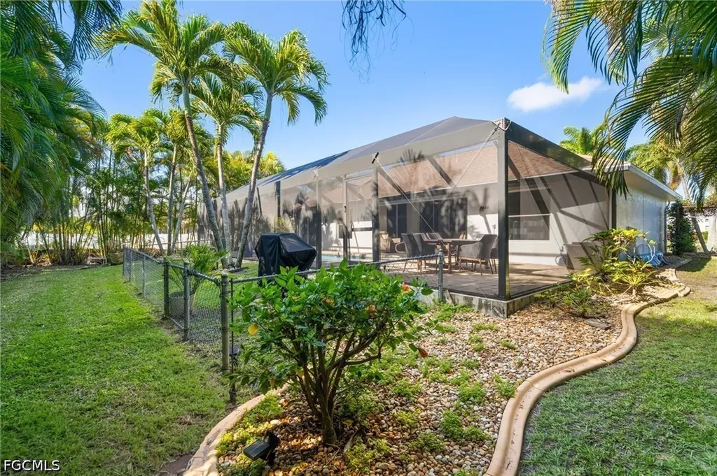 4813 SW 25th Court Cape Coral FL 33914