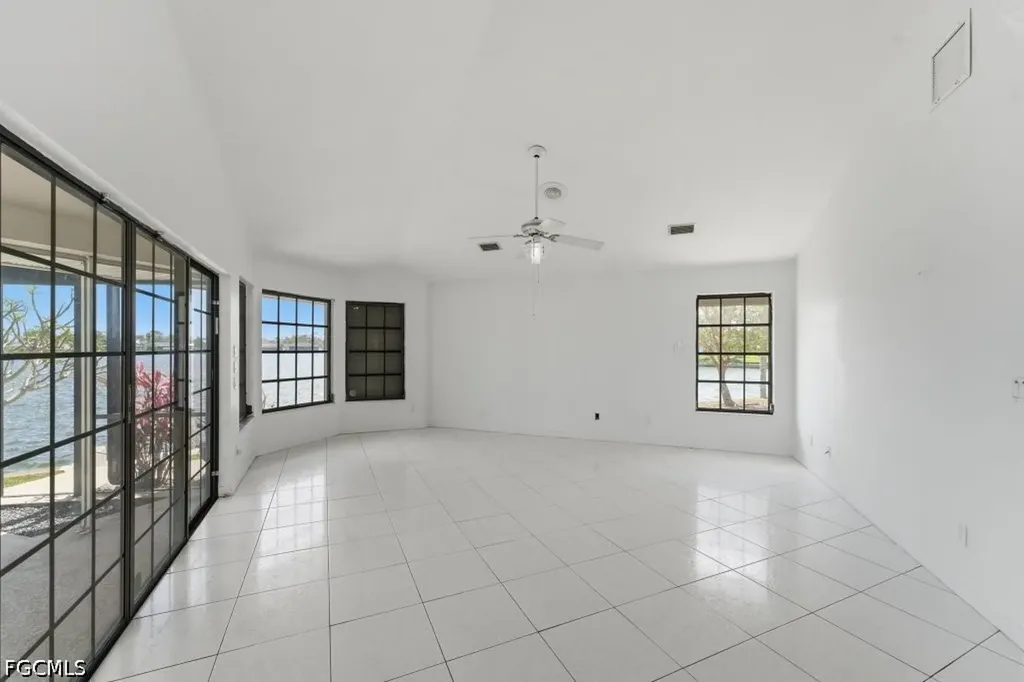 837 SW 2nd Avenue Cape Coral FL 33991