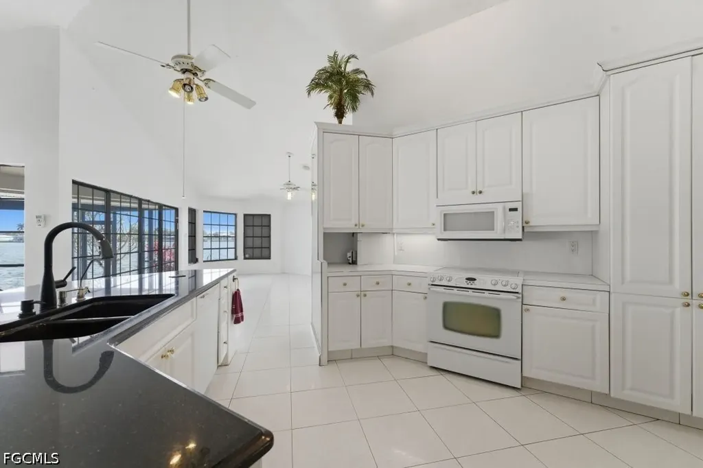 837 SW 2nd Avenue Cape Coral FL 33991