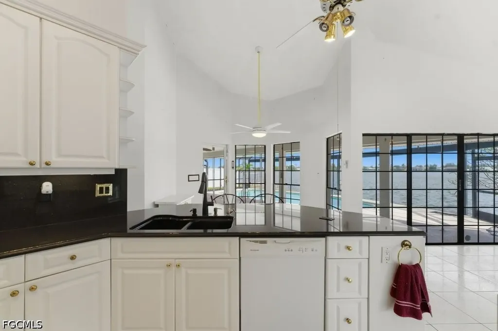 837 SW 2nd Avenue Cape Coral FL 33991