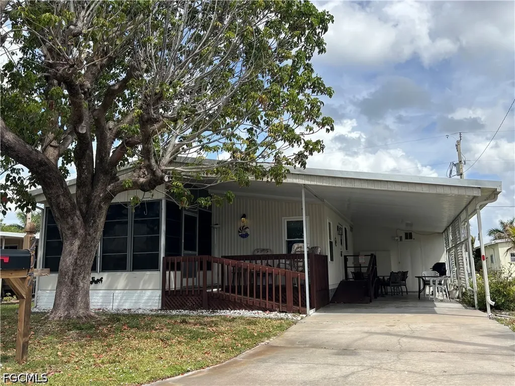 207 Harvest Lane North Fort Myers FL 33917