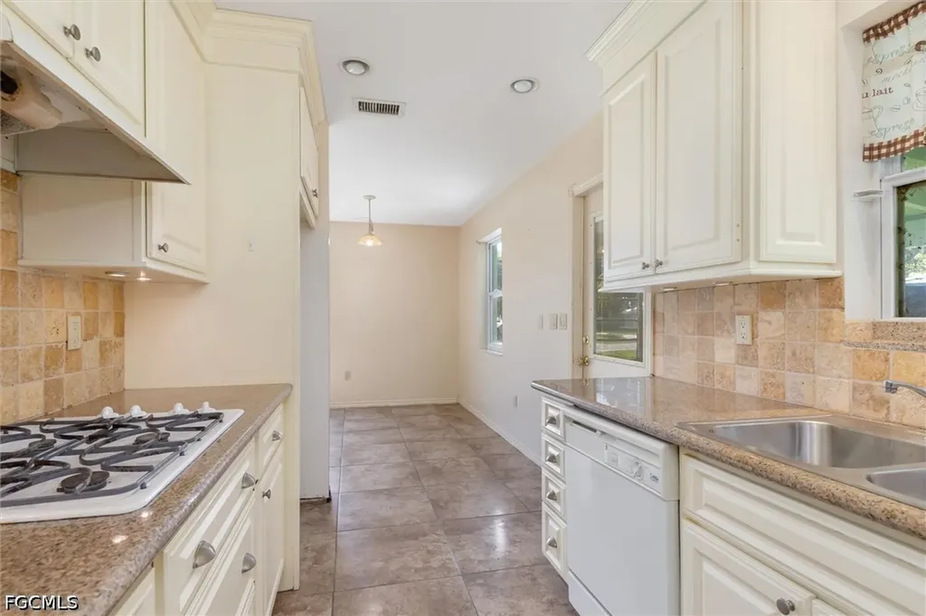 3107 Easy Street Port Charlotte FL 33952