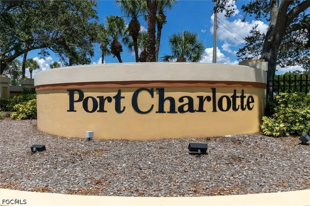 3107 Easy Street Port Charlotte FL 33952