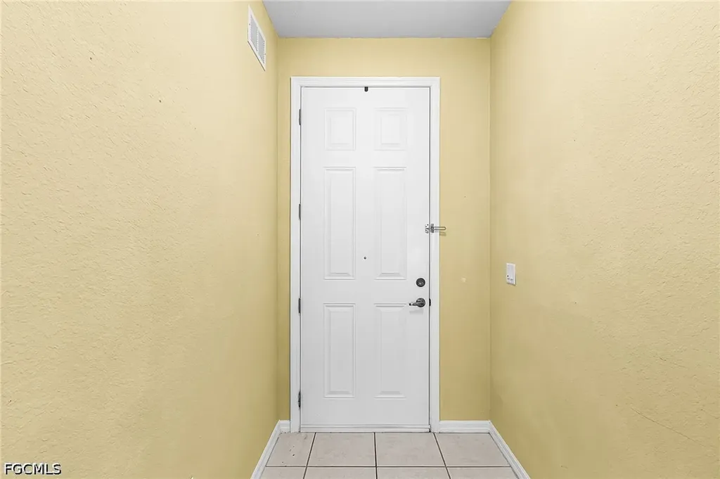 1137 Van Loon Commons Circle Cape Coral FL 33909