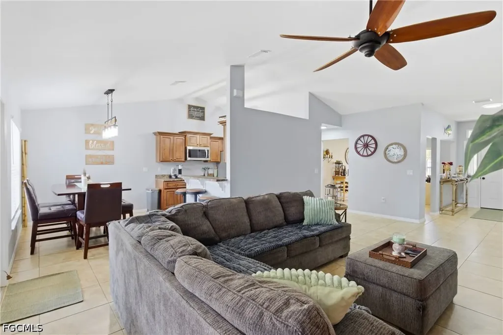 1413 NW 8th Place Cape Coral FL 33993