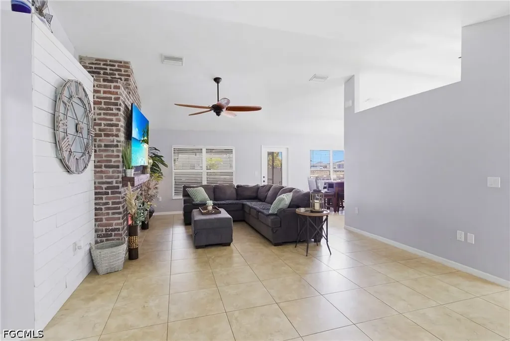 1413 NW 8th Place Cape Coral FL 33993