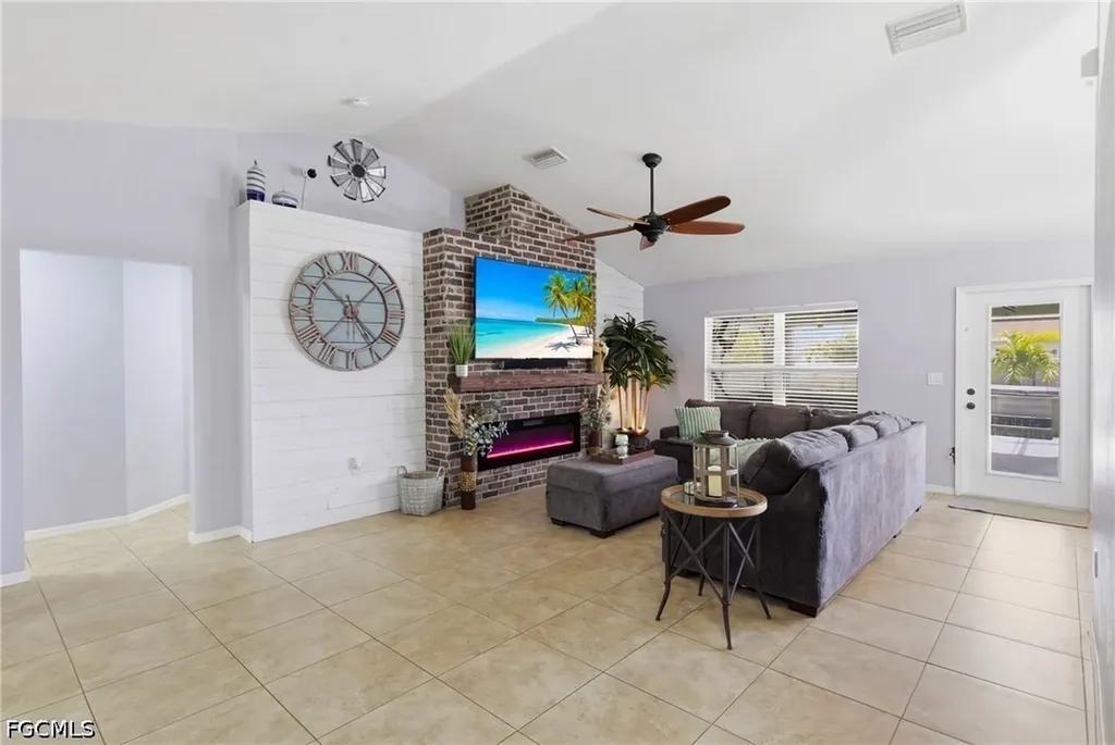 1413 NW 8th Place Cape Coral FL 33993
