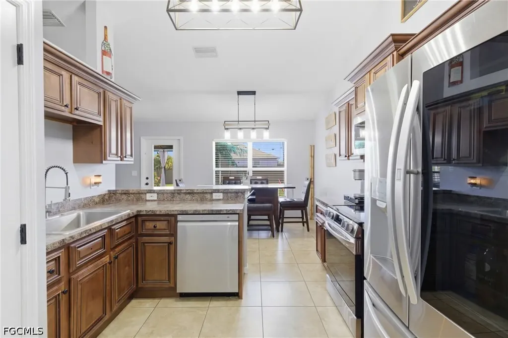 1413 NW 8th Place Cape Coral FL 33993