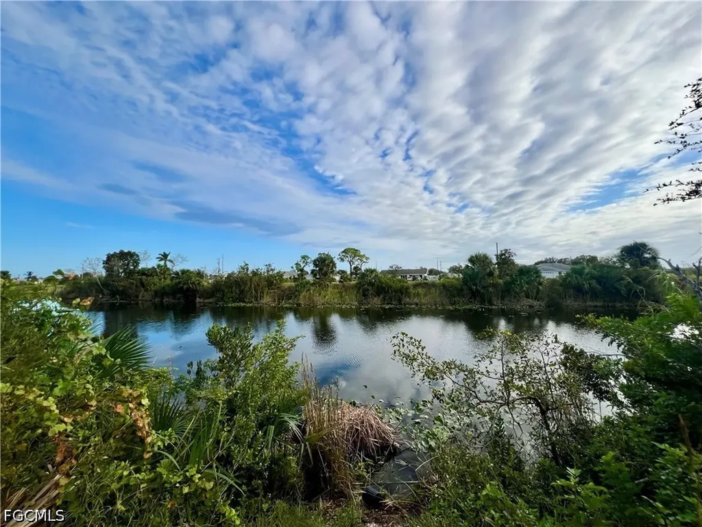 1857 NE 23rd Street Cape Coral FL 33909