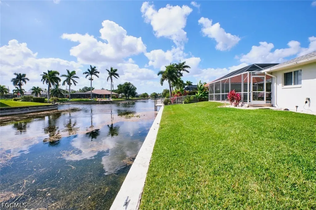 2201 SE 5th Avenue Cape Coral FL 33990