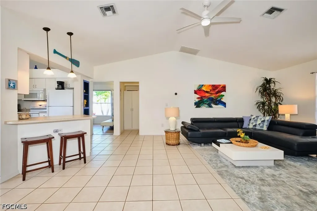2201 SE 5th Avenue Cape Coral FL 33990