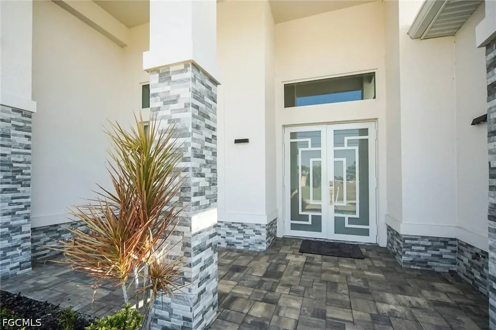 4307 SW 20th Avenue Cape Coral FL 33914
