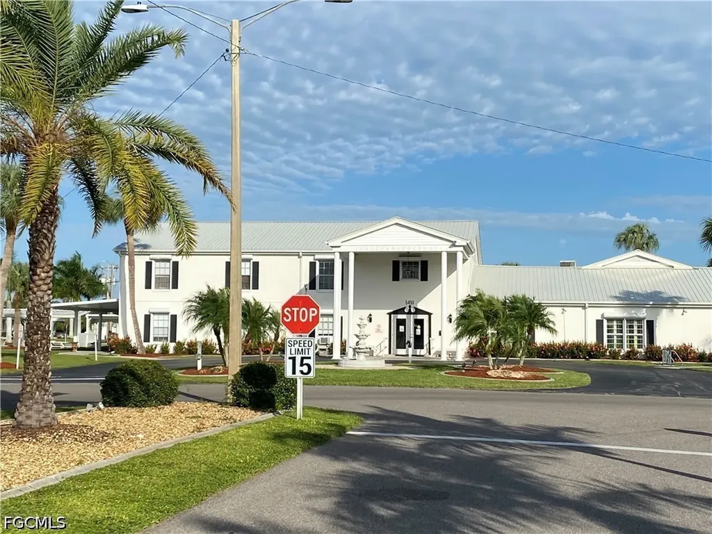 174 Overland Trail North Fort Myers FL 33917