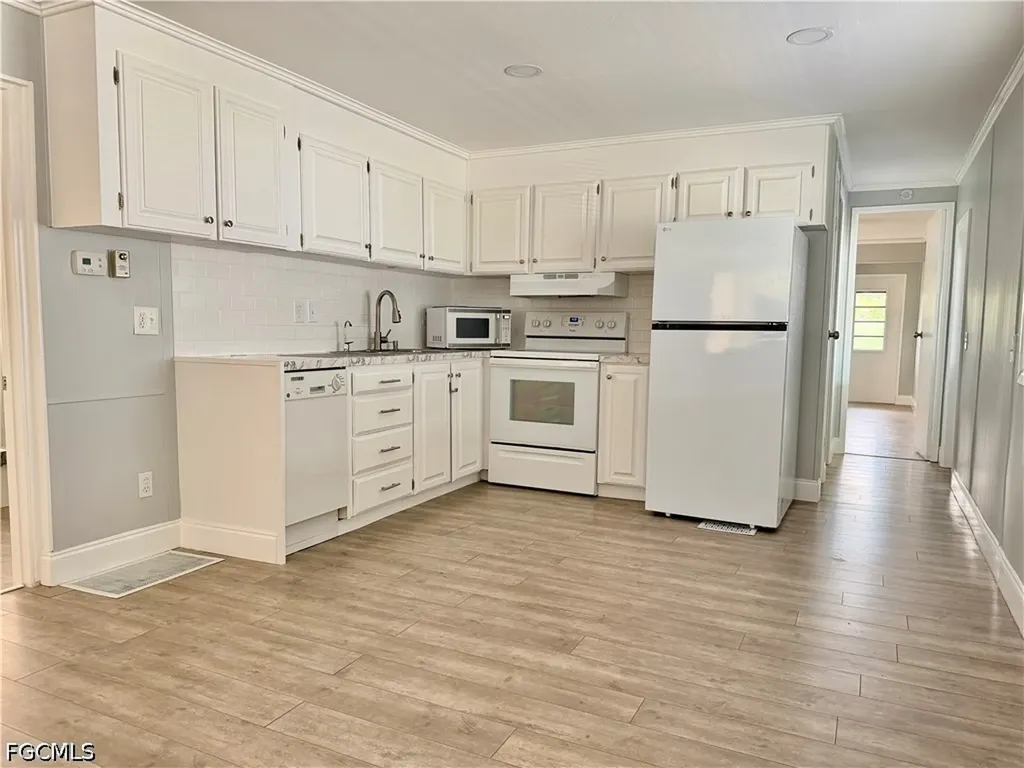 174 Overland Trail North Fort Myers FL 33917