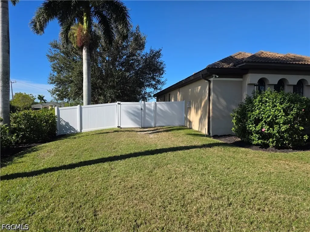 2406 Kismet Lakes Lane Cape Coral FL 33993