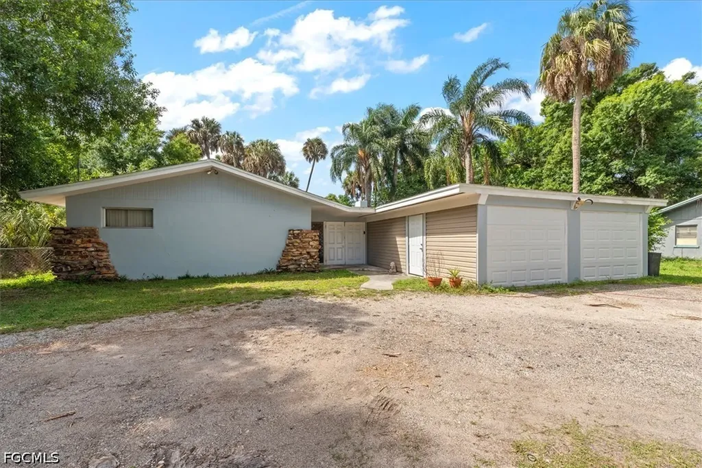 319 W Mariana Avenue North Fort Myers FL 33903